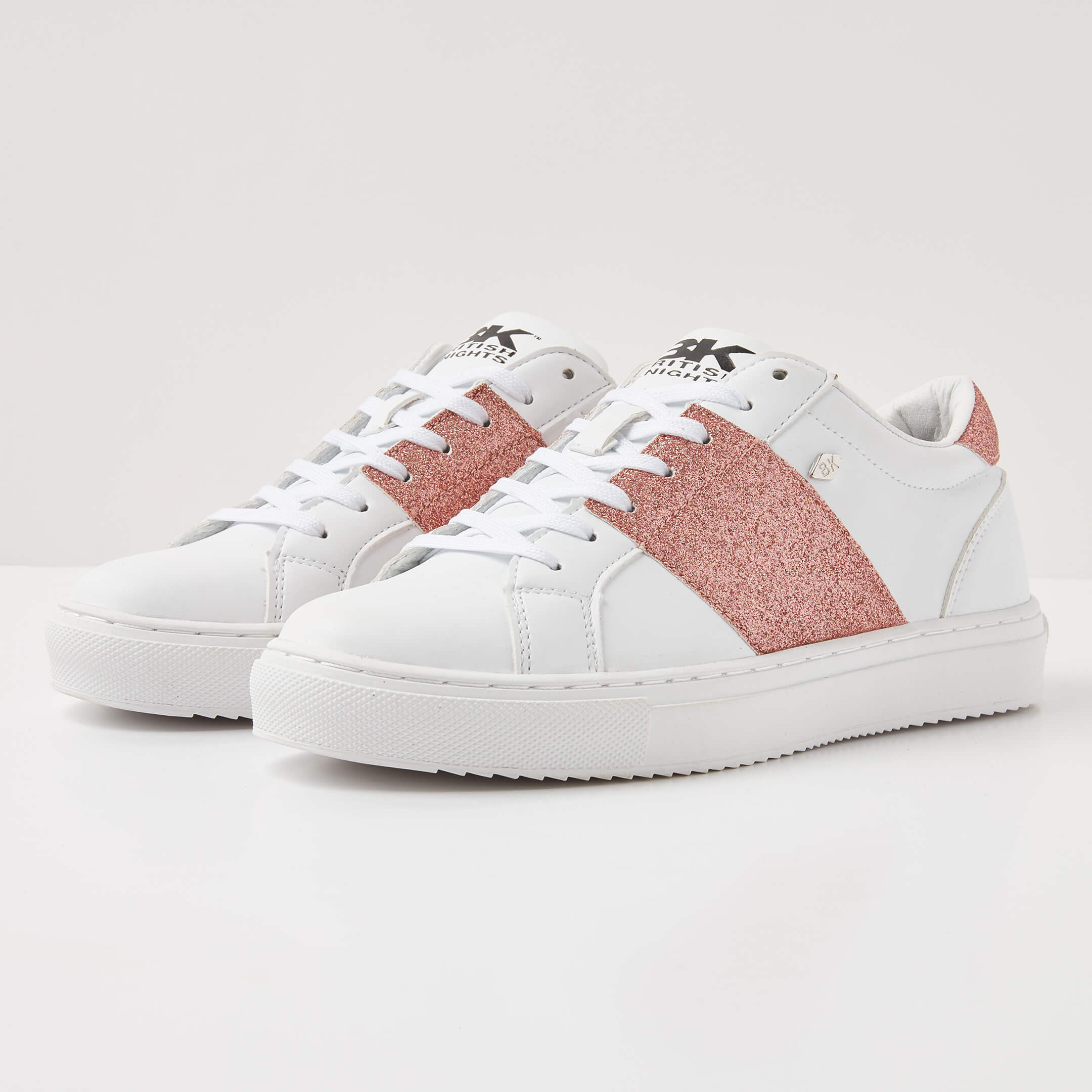 British Knights Sneaker Front view  B43-3666-01 LUX LOW-TOP FEMALE
