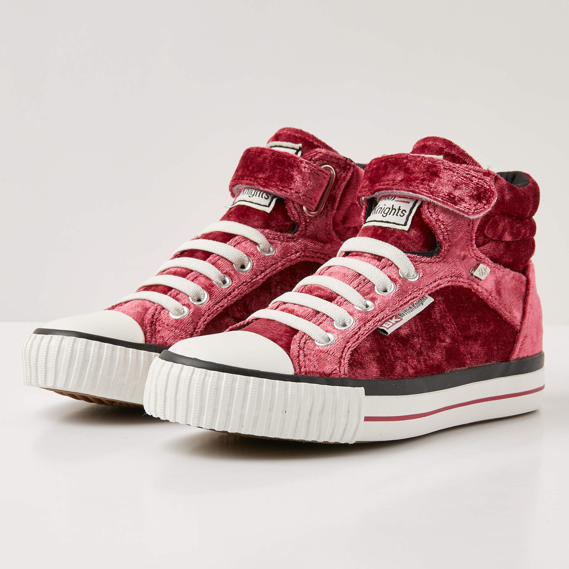British Knights Sneaker Front view  B43-3732C-01 DEE HIGH-TOP FEMALE