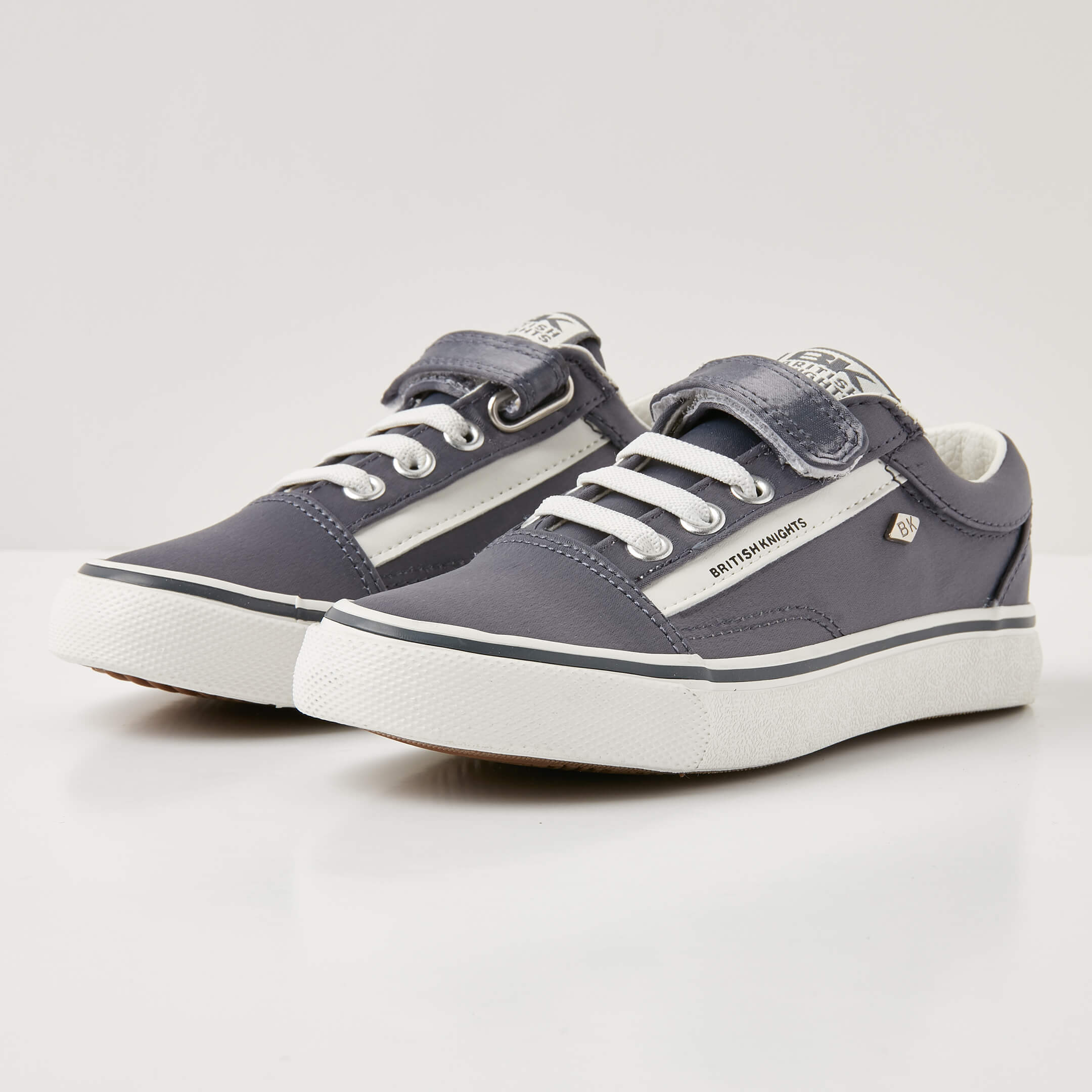 British Knights Sneaker Front view  B43-3741C-03 MACK LOW-TOP FEMALE