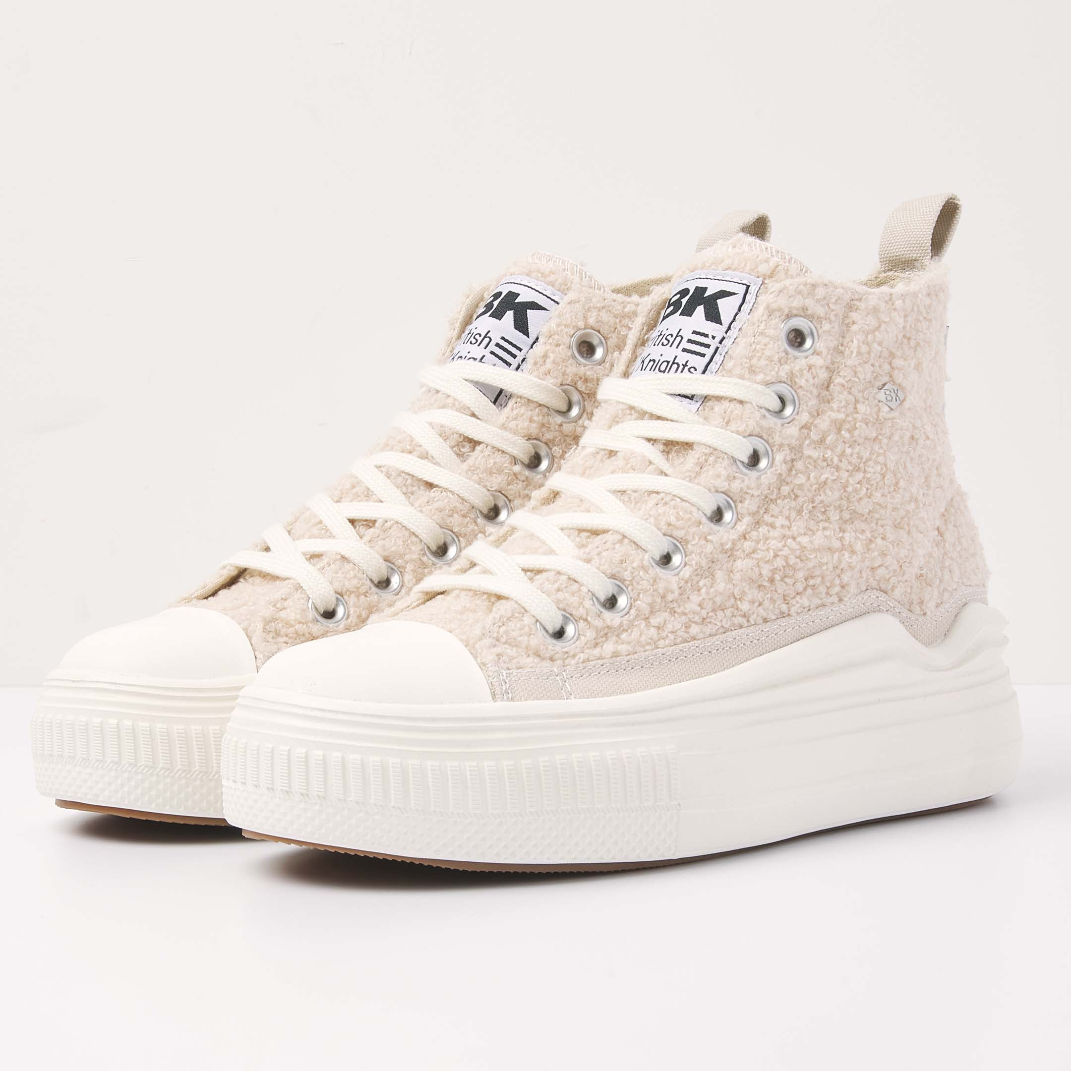British Knights Sneaker Front view  B52-3732-01 KAYA FLOW MID HIGH-TOP FEMALE