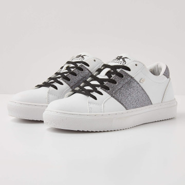 Front view  B43-3666-02 LUX LOW-TOP FEMALE