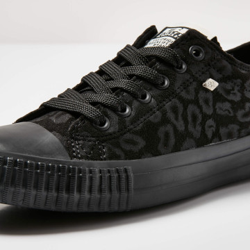 Detail view  B44-3767-04 MASTER LO LOW-TOP FEMALE